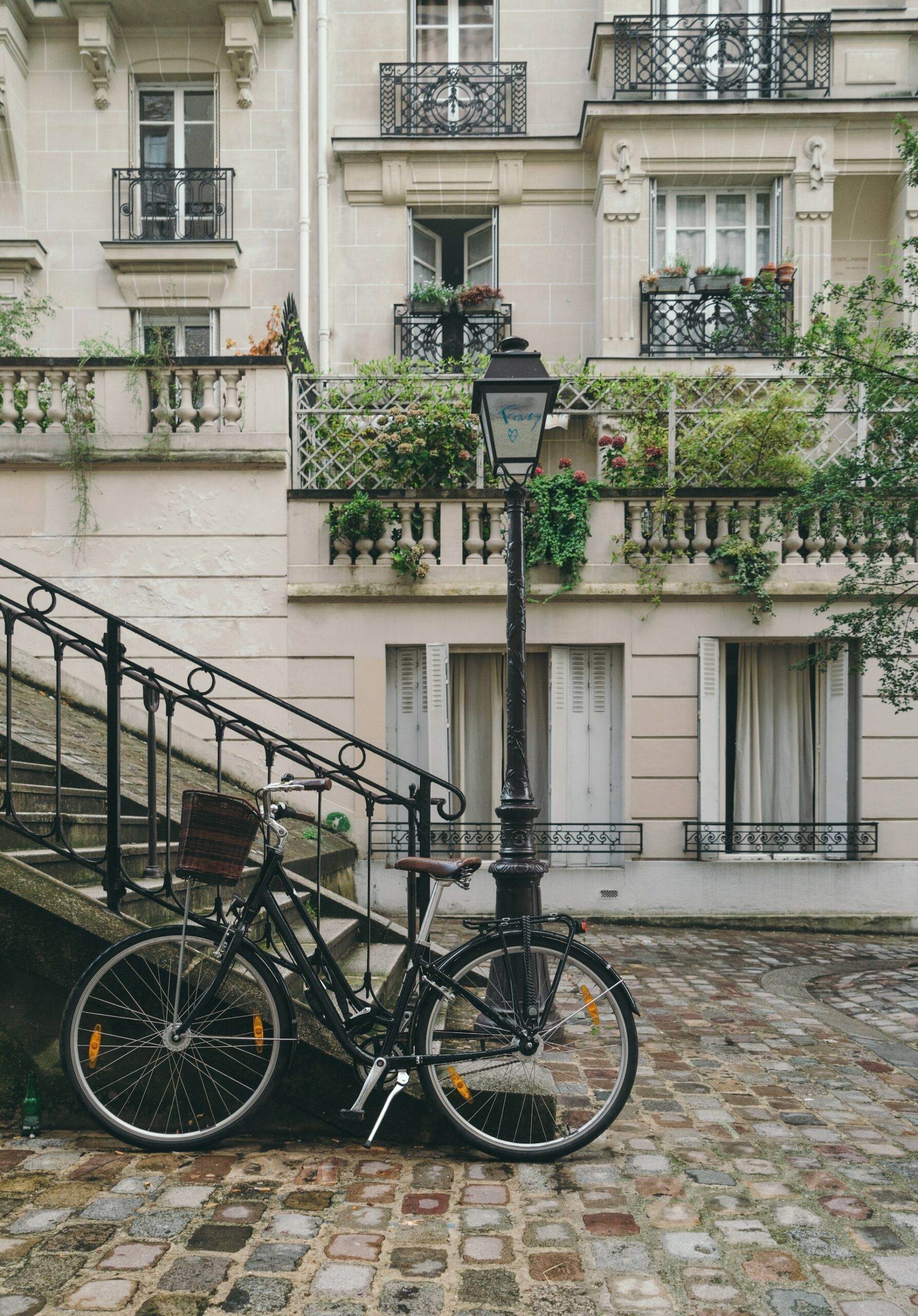 Exploring Parisian Delights: A Traveler’s Guide